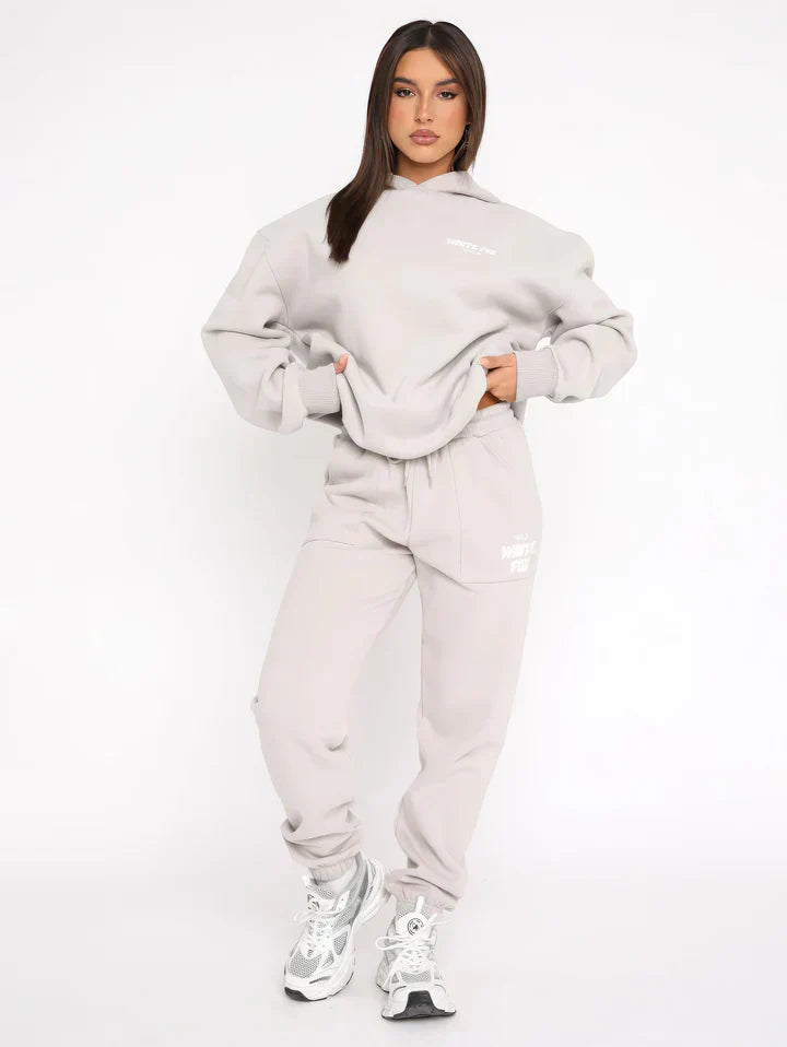 Luxe Cozy Collection | Trendy a pohodlný hoodie set pro dámy – superměkký svetr s tepláky
