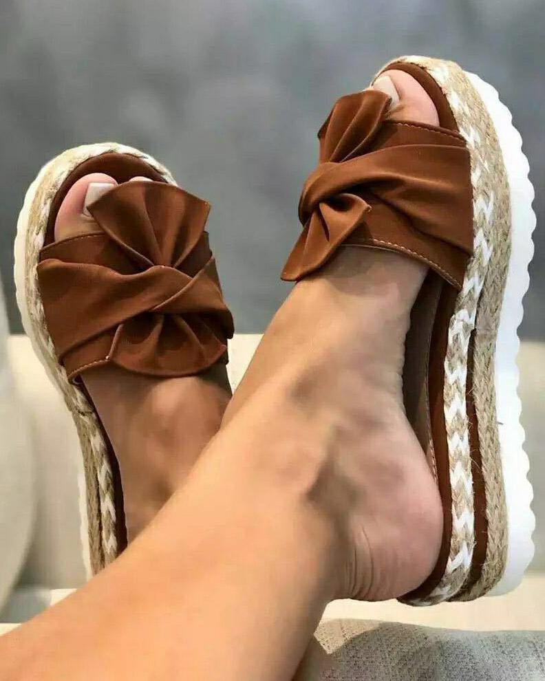 Elegantní dámské sandály s elegantními detaily mašlí