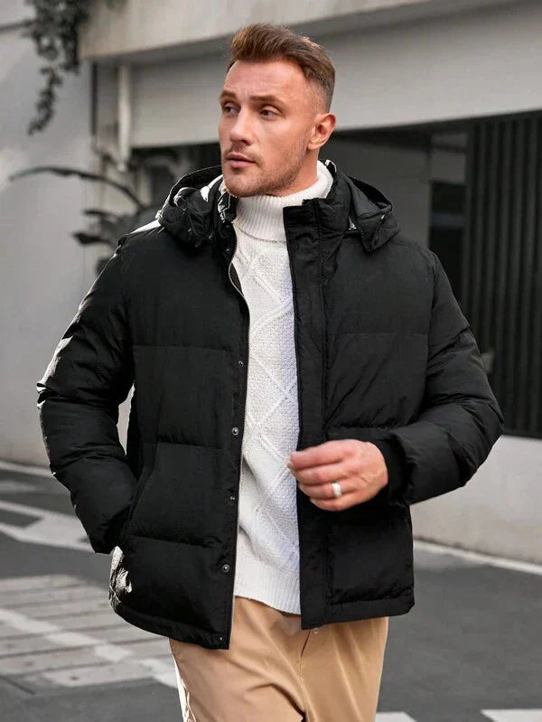 Stylový zimní kabát s polstrováním a praktickou kapucí od Mikea