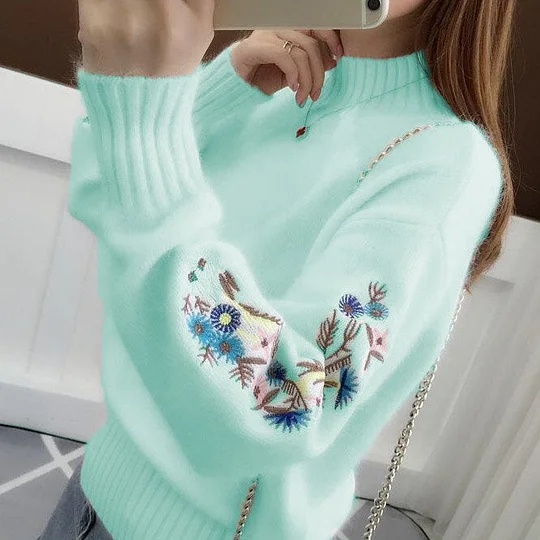 Mila - Elegantní pletený světr s krásnou květinovou výšivkou