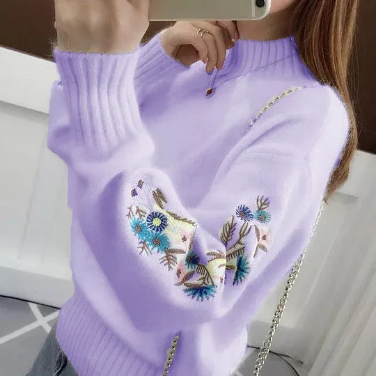 Mila - Elegantní pletený světr s krásnou květinovou výšivkou