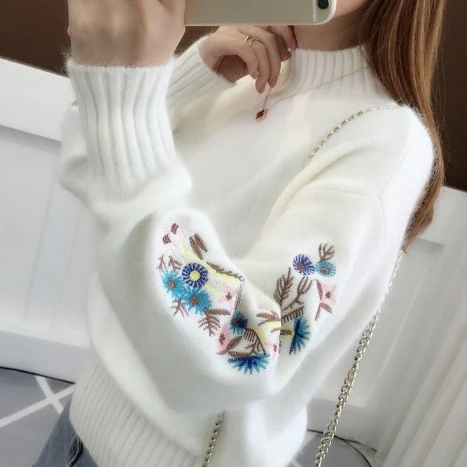 Mila - Elegantní pletený světr s krásnou květinovou výšivkou