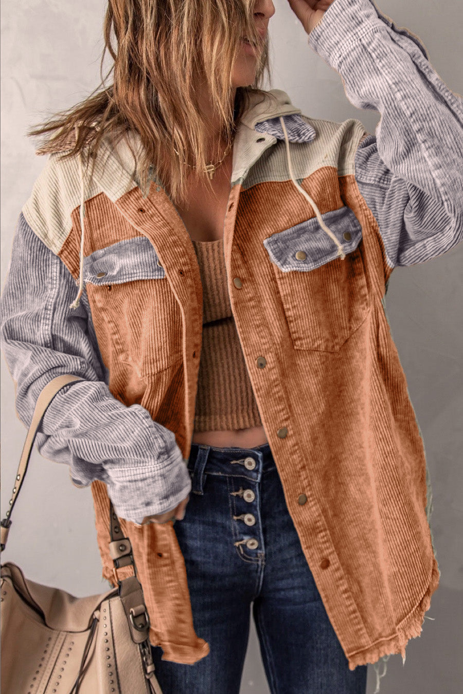 Trendy kordové dámské sako pro stylový vzhled