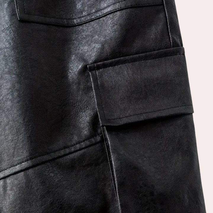 Stylové pánské cargo kalhoty vyrobené z koženého materiálu