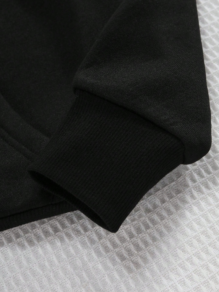 Stylová minimalistická mikina s kapucí a klokaní kapsou pro muže