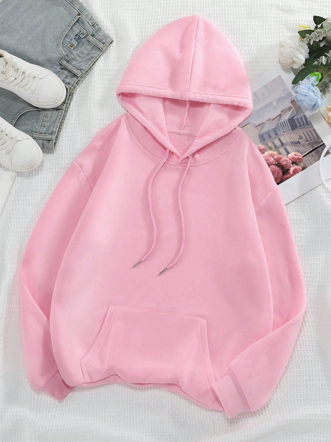 Stylová minimalistická mikina s kapucí a klokaní kapsou pro muže