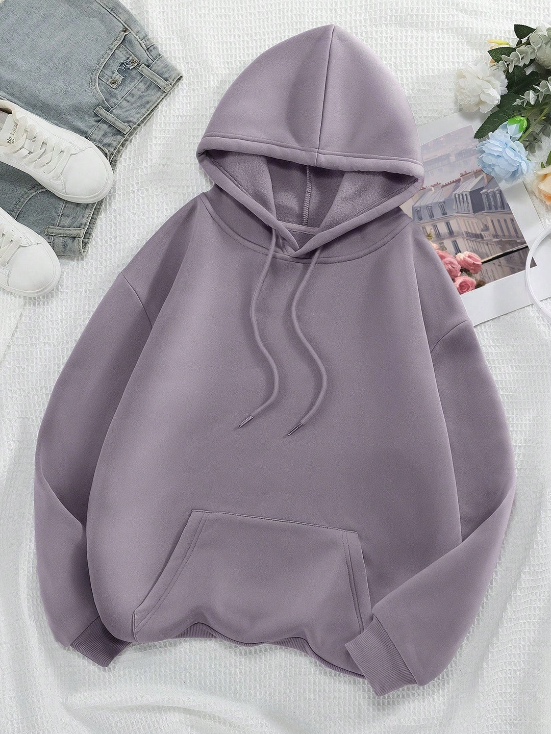 Stylová minimalistická mikina s kapucí a klokaní kapsou pro muže