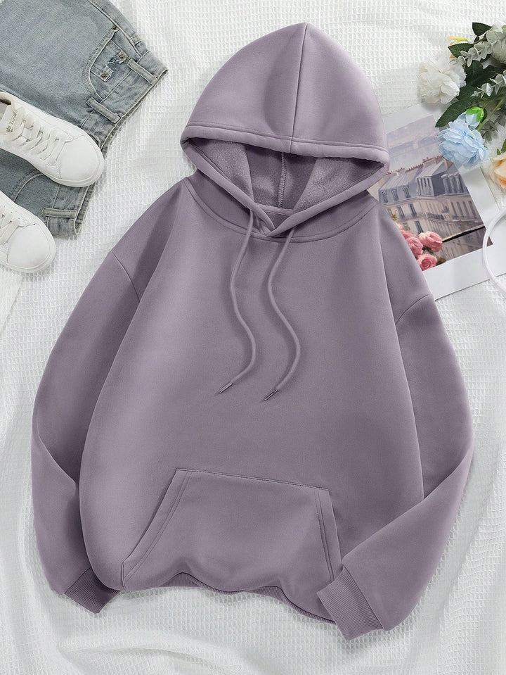 Stylová minimalistická mikina s kapucí a klokaní kapsou pro muže