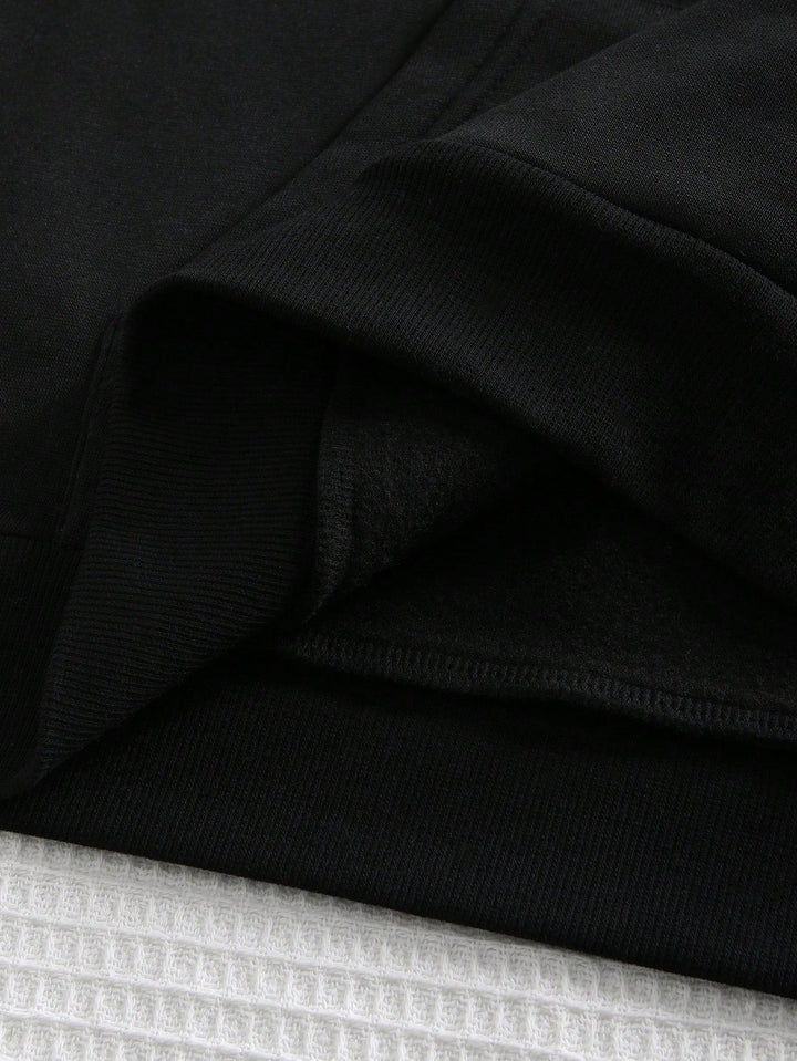 Stylová minimalistická mikina s kapucí a klokaní kapsou pro muže