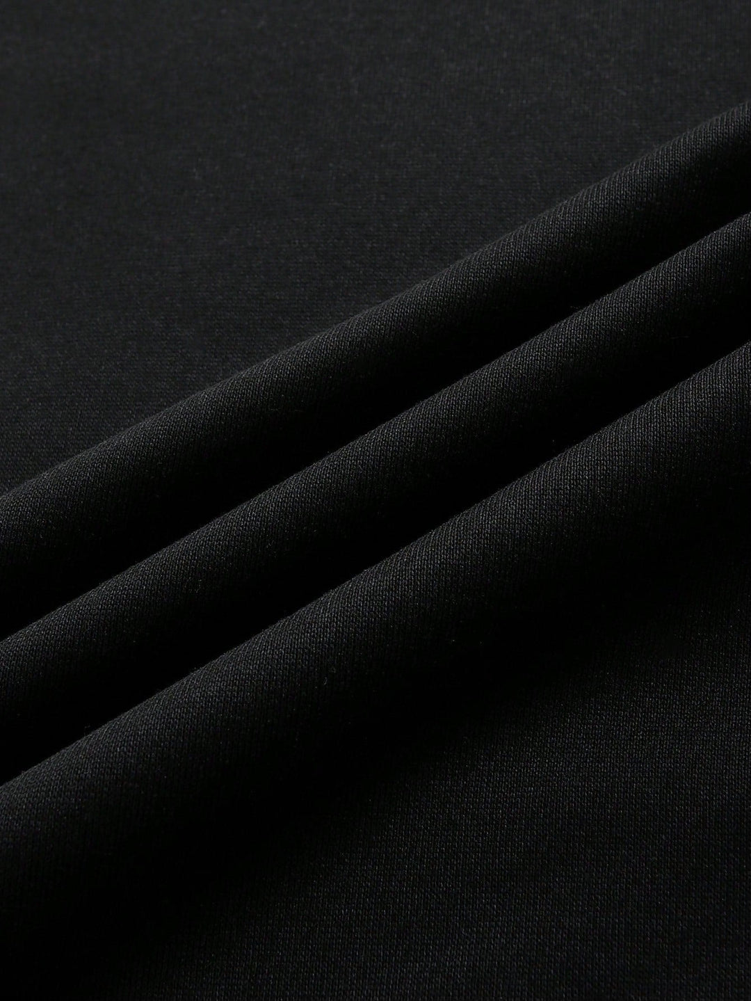Stylová minimalistická mikina s kapucí a klokaní kapsou pro muže