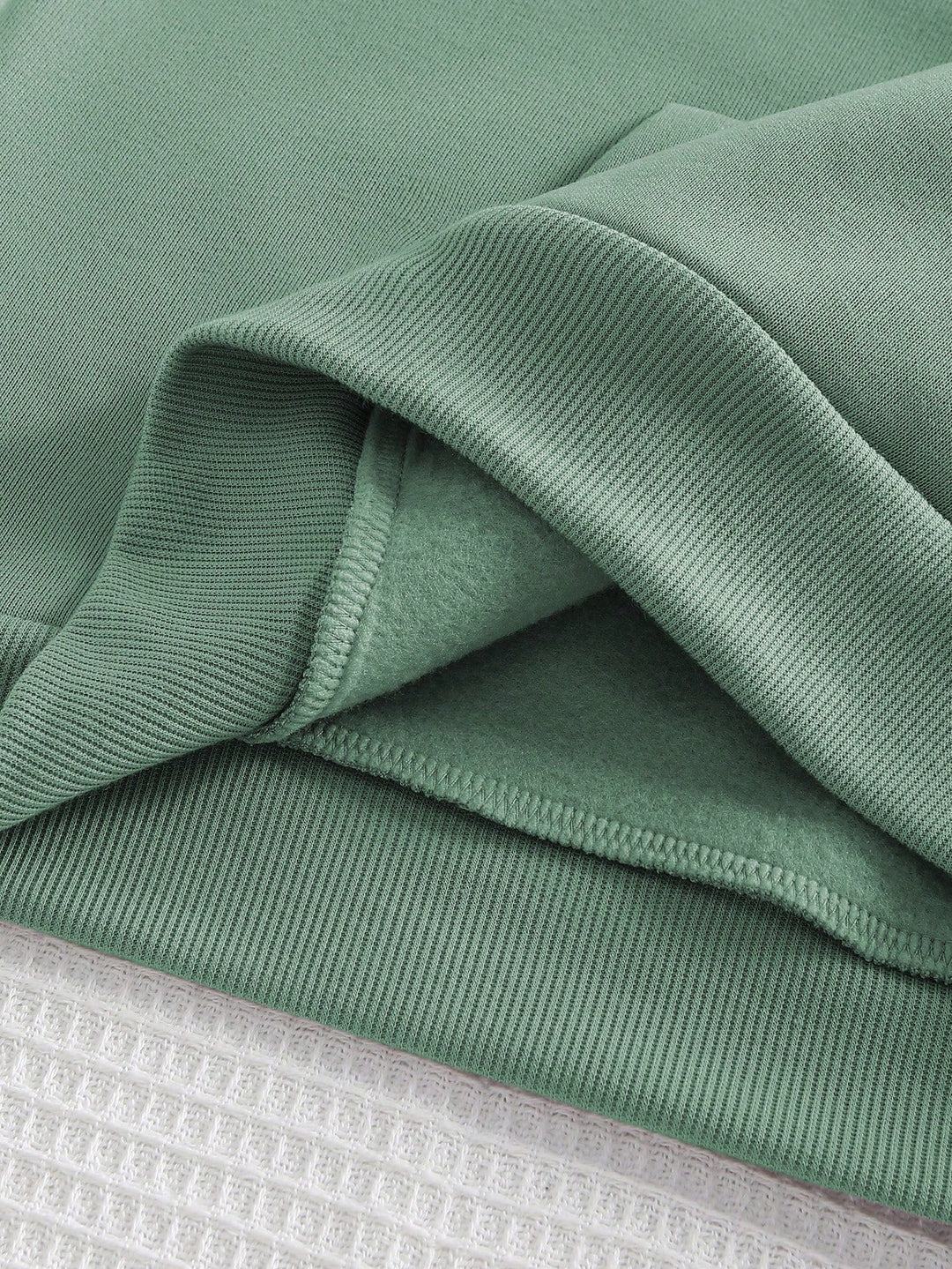 Stylová minimalistická mikina s kapucí a klokaní kapsou pro muže