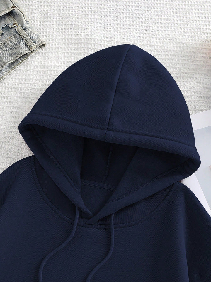 Stylová minimalistická mikina s kapucí a klokaní kapsou pro muže