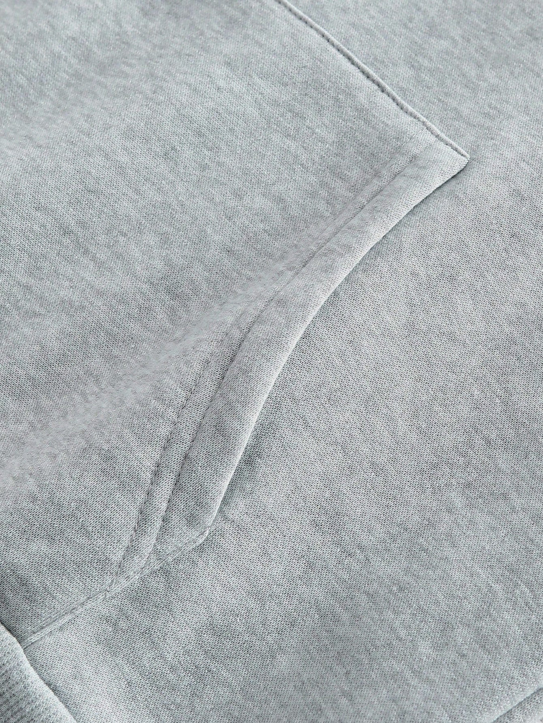 Stylová minimalistická mikina s kapucí a klokaní kapsou pro muže