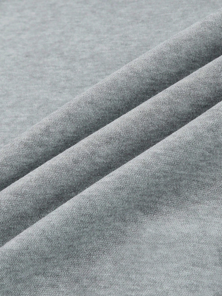 Stylová minimalistická mikina s kapucí a klokaní kapsou pro muže