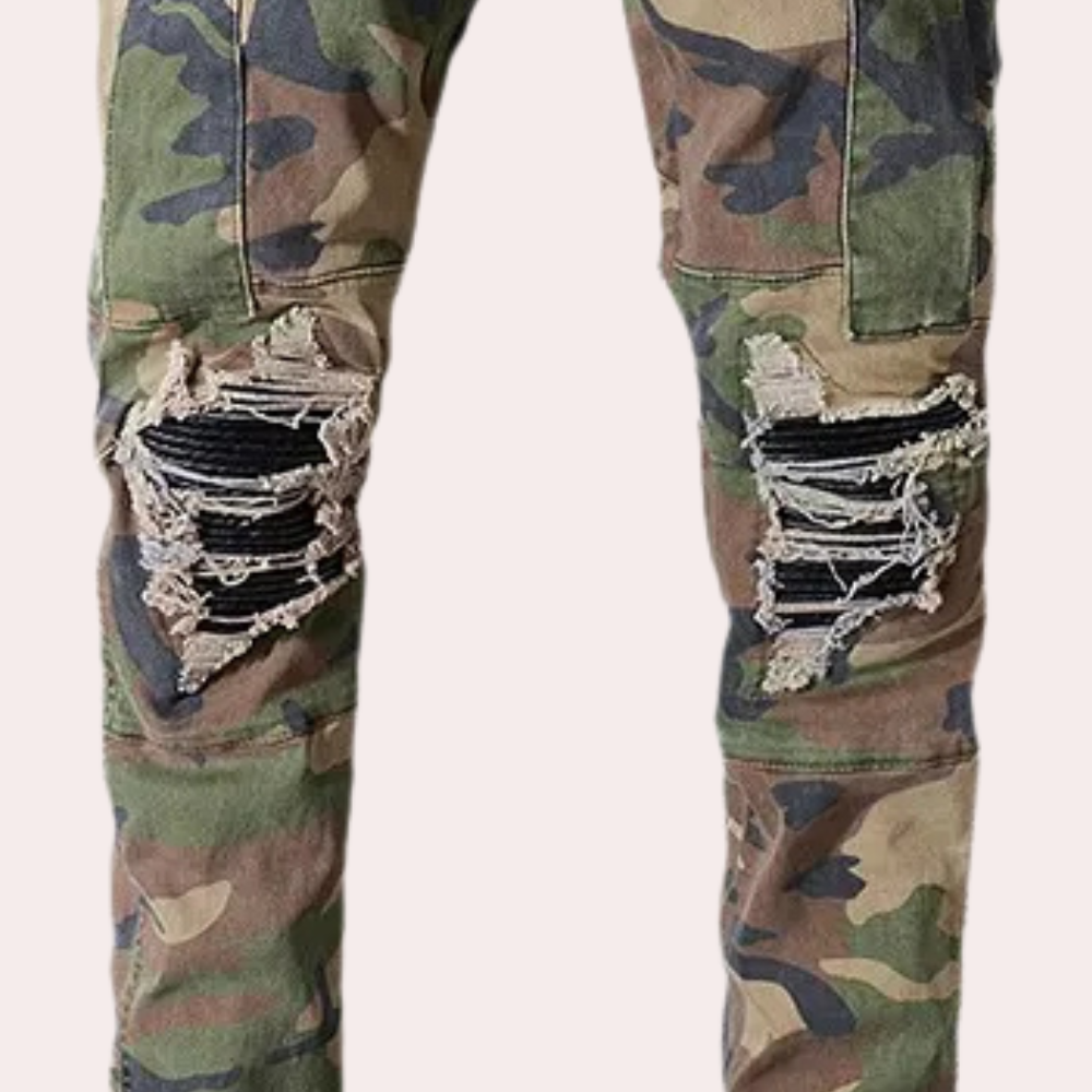 Trendy opotřebované pánské džíny s kamuflážovým potiskem