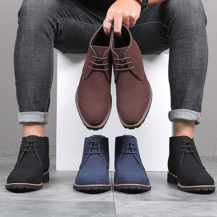 Stylové klasické kotníkové boty pro moderní muže