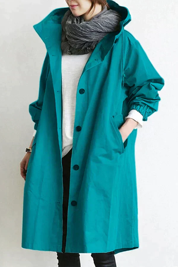 Trendy městský plášť s stylovou oversized kapucí pro dámy