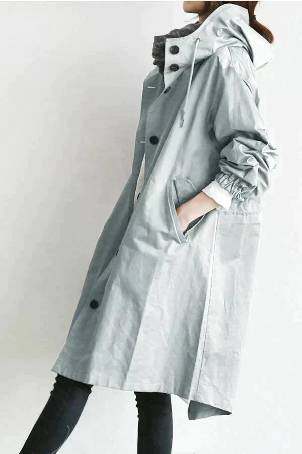 Trendy městský plášť s stylovou oversized kapucí pro dámy